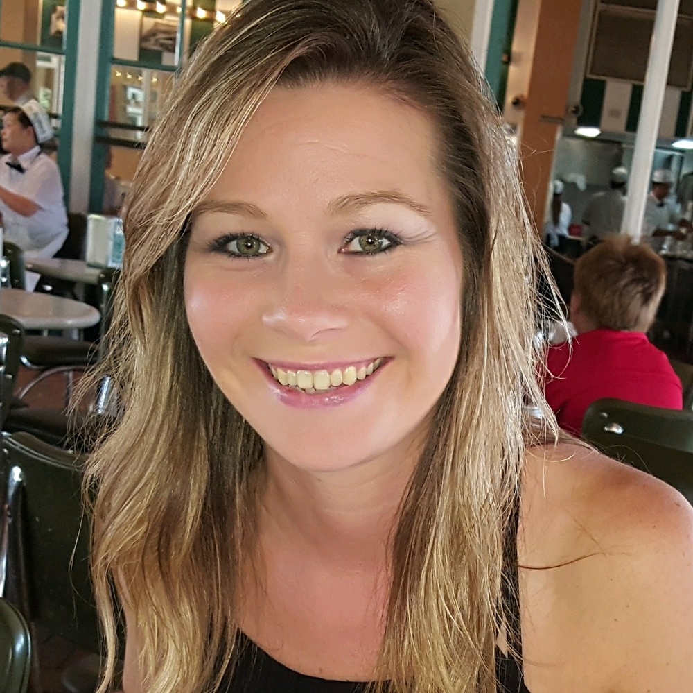 Meet your Posher, Elaine